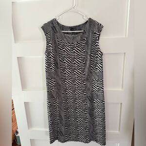 Voir Voir Black and White Geometric Pattern Dress size 8